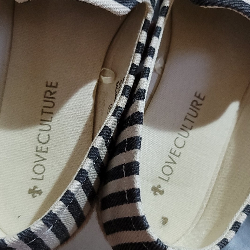 Stripes Flat - Picture 4 of 4